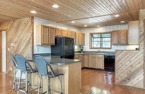 Innsbrook House | Linden Lakefront Retreat with Kayaks by StayLage
