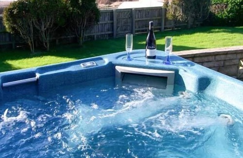 West Bexington Cottage | LINDEN LEA, family friendly, luxury holiday cottage in West Bexington