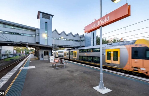 Lindfield Apartment | Lindfield steps to Train station & Shopping