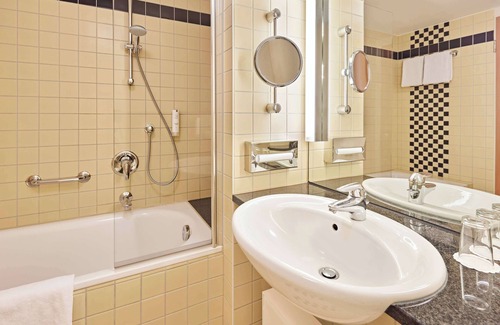 Altstadt-Nord Hotel | Lindner Hotel Cologne Am Dom, part of JdV by Hyatt
