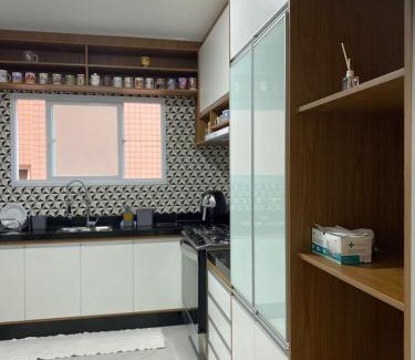 Tupi Apartment | Lindo Apartamento Padrão 140 m2 3 quartos e 2 suítes Vila Tupi Praia Grande