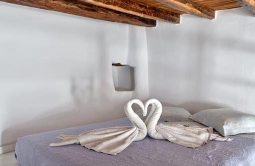 Lefkes House | Lindo House