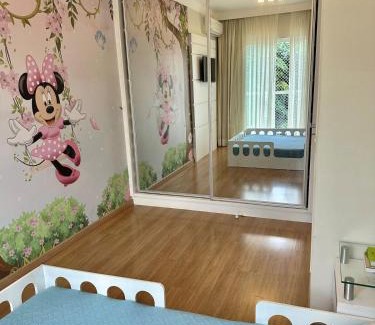 Neva Villa | Lindo sobrado central e com piscina