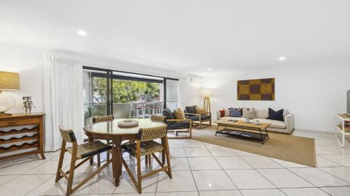 Sawtell House | Lindy Lou's - Village at Doorstep, Restaurants