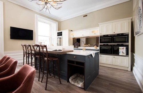 Kelso Apartment | LINEN HOUSE - A sophisticated Grade II listed townhouse apartment