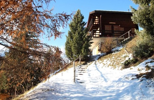 Saint-Luc Ski Chalet | Linen is not included in the service. We provide, if desired, linen packages including bed linen, ba