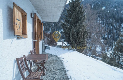 Saint-Luc Ski Chalet | Linen is not included in the service. We provide, if desired, linen packages including bed linen, ba