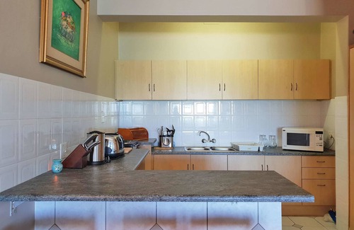 Gordons Bay Central Apartment | Linga Longa