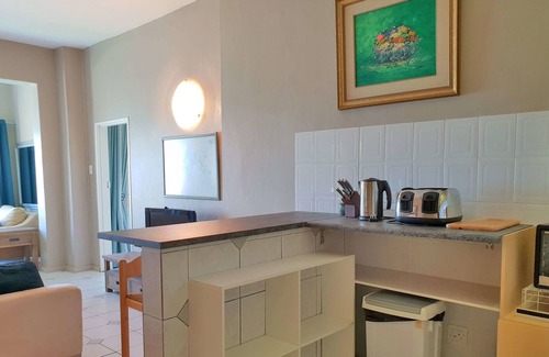 Gordons Bay Central Apartment | Linga Longa