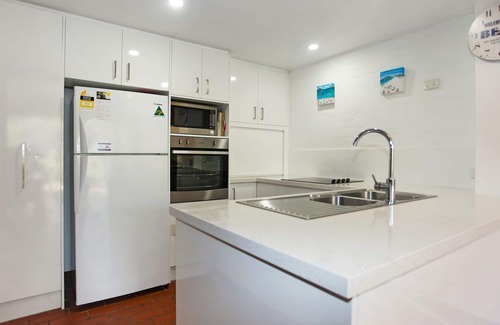 Hawks Nest House | LingaLonga - close to the beach
