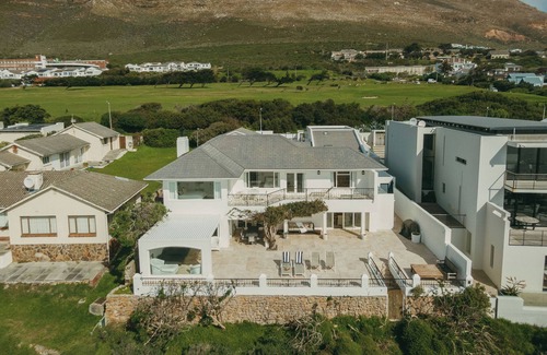 Simon's Town Villa | Links Crescent: Contemporary Coastal Sanctuary