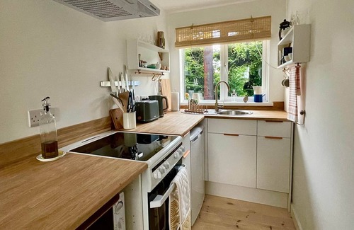 Lynton House | Linnet Cottage, perfectly located between Exmoor and the sea