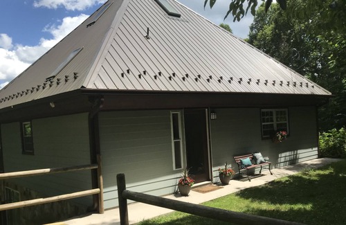 Altamont House | Linville Falls Location - Minutes to Local Attractions