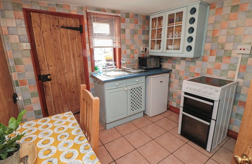 Hinderwell Cottage | LION COTTAGE, family friendly, with a garden in Hinderwell