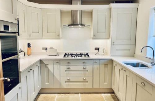 Broadway House | Lion Cottage, Broadway