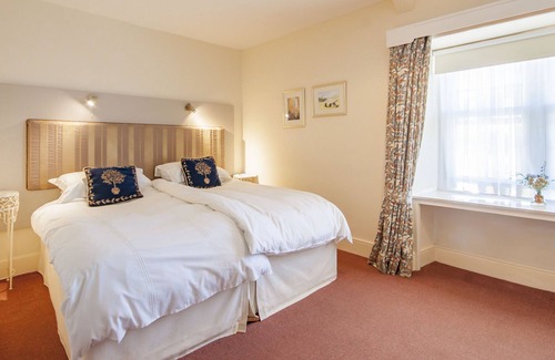 Tudweiliog Hotel | Lion Hotel