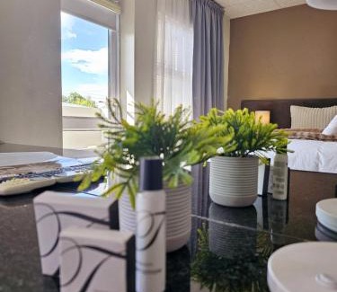Bloemfontein Cabin | Lion Lodge