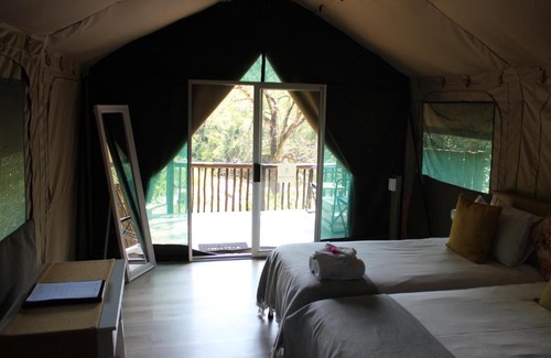 Hazyview Cabin | Lions Rock Rapids - Lodge