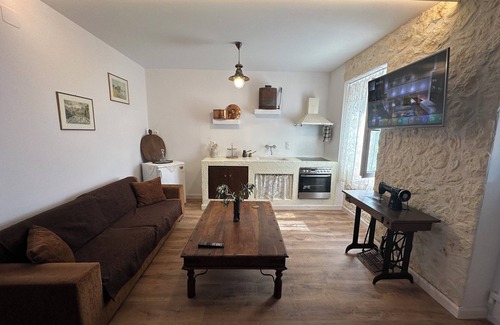 Esperion Apartment | Liotrivi Suites