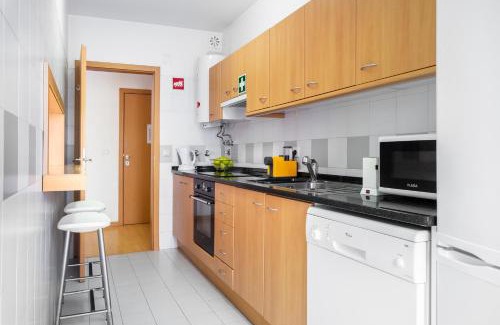Sao Domingos de Benfica Apartment | Lisboa, Cidade, Elegant Apartment with Air Cond, Free WIFI and Near Metro, by IG