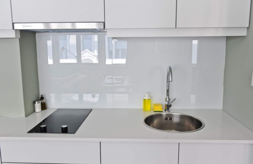 Santo Antonio Apartment | Lisbon Martini Nest by Misha s Place 6A