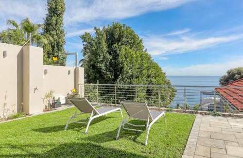Clifton Apartment | Lisburn On Clifton Beach House - Modern with views