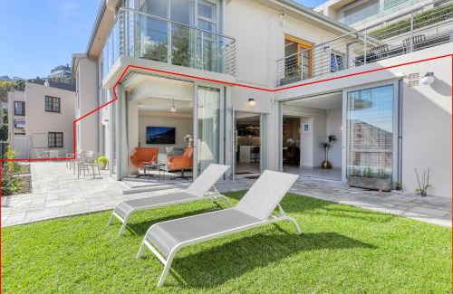 Clifton Apartment | Lisburn On Clifton Beach House - Modern with views