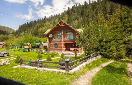 Vorokhta Cabin | Lisova kazka