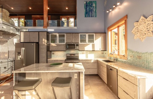 Coeur d'Alene Villa | LISTEN.Adventure & Fun is calling you to this UNIQUE N Idaho Country Retreat.