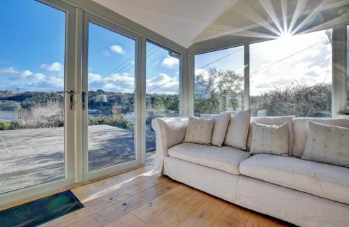 Helford House | Lithuanica