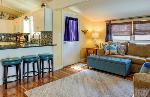Mystic Island House | Little Egg Harbor Township Home w/ Patio & Kayaks!