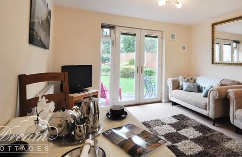 Wool Cottage | LITTLE ACRE, pet friendly, with a garden in Wool