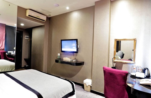 Cipete Selatan Hotel | Little Amaroossa Residence Jakarta