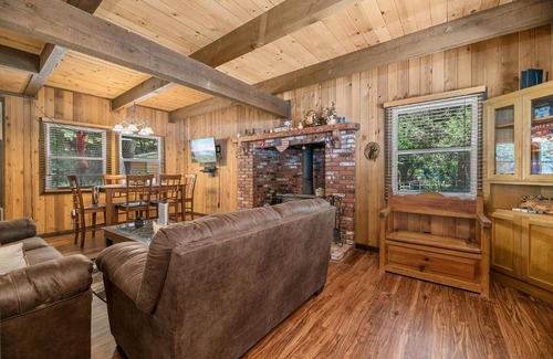Upper Moonridge House | Little Bear Cottage - Cozy, quaint cabin with a great fireplace and so many fun board games!