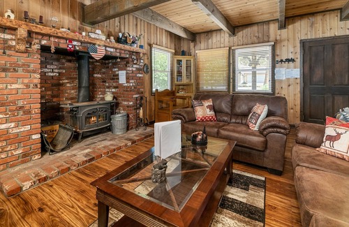 Upper Moonridge Cottage | Little Bear Cottage - Cozy, Quaint Cabin With A Great Fireplace And So Many Fun Board Games! 2 Bedroom Cottage