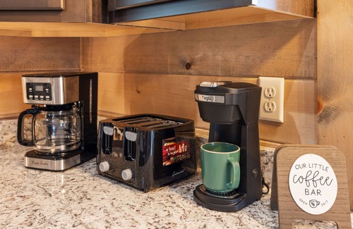 Gatlinburg - Pigeon Forge Cabin | Little Bear Lodge 3 Bedroom Cabin by RedAwning