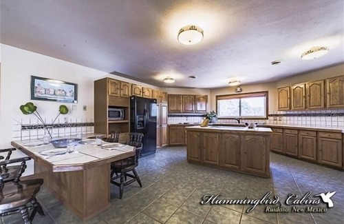 Alto House | Little Bear Lodge: 'Big Lodge filling little shoes' With hot tub. Pet Friendly.