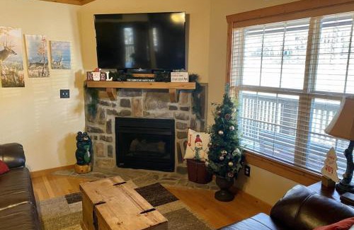 Reeds Spring House | Little Bear