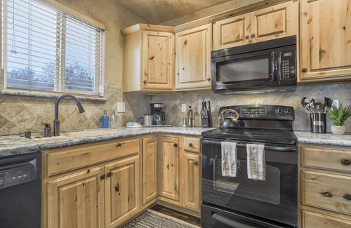 Colorado Springs House | Little Bear