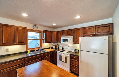 Gravois Mills House | Little Bearcat Bungalow – Stay on Ozark Waterfront