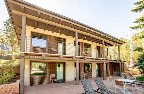 Green Mountain Falls Hotel | Little Beaver Inn