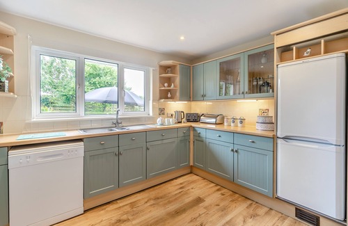 St Merryn House | Little Birds - Three Bedroom House, Sleeps 6