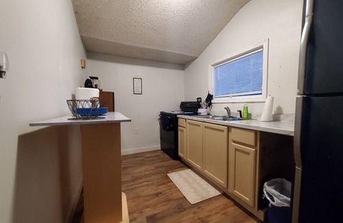 Robertsdale Cottage | Little Blue House in the heart of Robertsdale