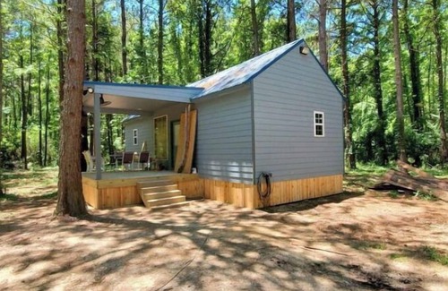 Summit House | Little Blue on the Bogue Chitto River Pet Friendly
