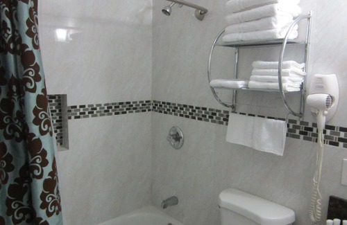 Anaheim Resort Hotel | Little Boy Blue Motel