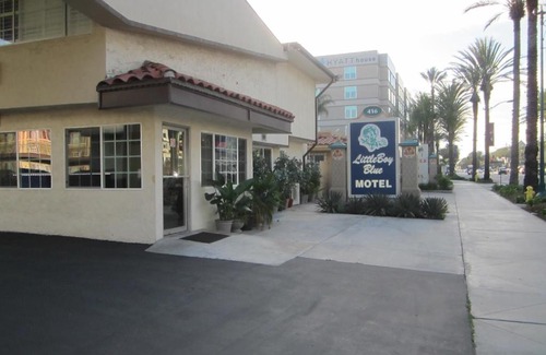 Anaheim Resort Hotel | Little Boy Blue Motel