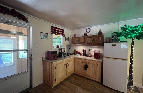 Bakerton Cabin | Little Cabin In The Country