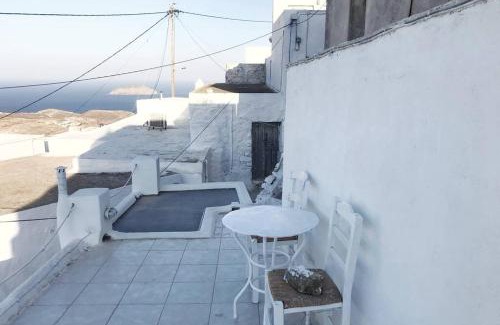 Serifos House | little cactus