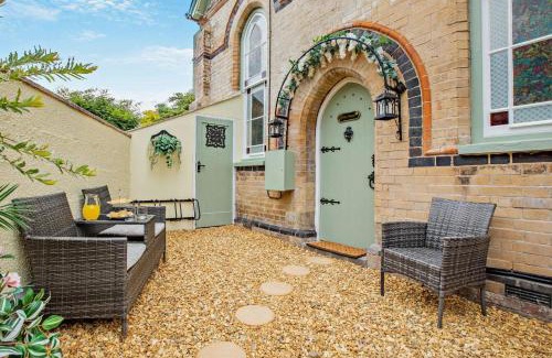 Barnstaple House | Little Chapel