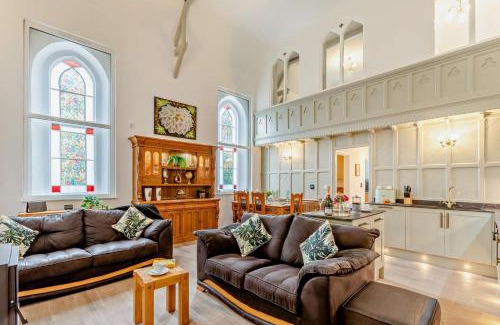 Barnstaple House | Little Chapel